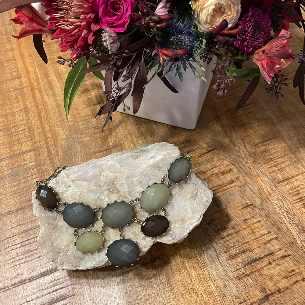 Brandless blue tiered necklace